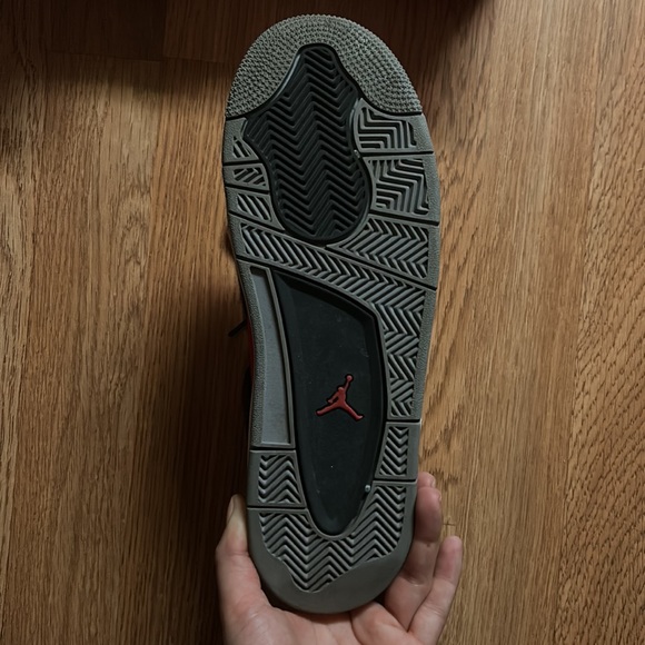 Jordan 4 Retro Toro Bravo Sneaker - Picture 3 of 6